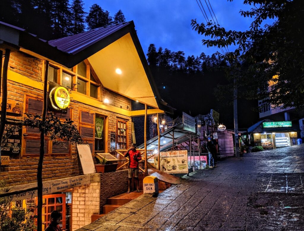 café hopping in Old Manali