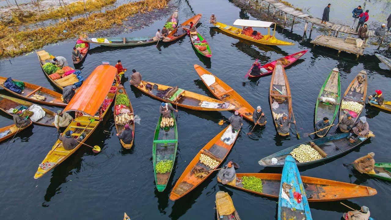 Floating Vegetable Market